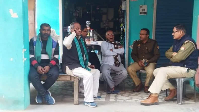 Farrukhabad: जिले में भारत बंद पूरी तरह से रहा बेअसर; भाकियू उपाध्यक्ष प्रभाकांत मिश्रा को पुलिस ने किया घर पर नजरबंद...