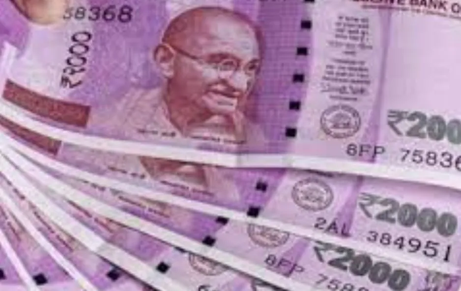 Bareilly News: वर्दी में लुटेरे... चौकी इंचार्ज और सिपाही ने रची साजिश, बेकरी मालिक को लड़की के चक्कर में फंसाकर मांगे सात लाख