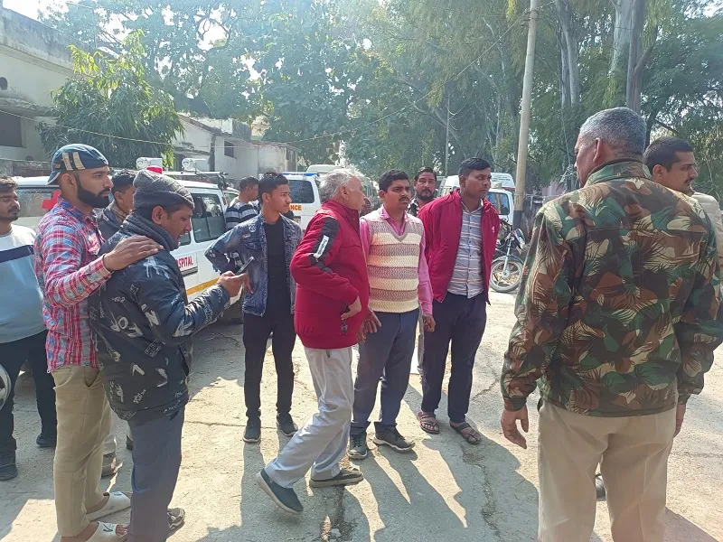 मुरादाबाद : हाईवे पर मूंढापांडे जीरो पॉइंट पर बाइक सवार दंपती की हादसे में घायल, पति की मौत 