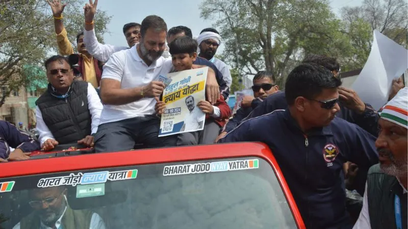 Rahul Gandhi Nyay Yatra: 'मम्मी राहुल गांधी ने मुझे बुलाया और माथे पर किस किया'... राहुल ने बच्चे के लिए रोका काफिला..देखें Photos 