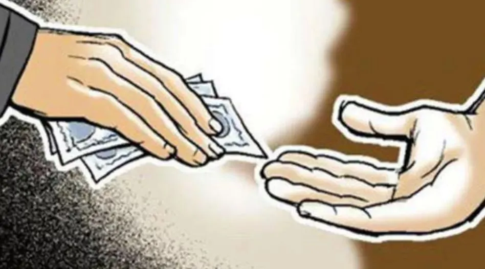 बरेली: रिश्वतखोरी...आखिर संगठन ऐसे ही मौकों पर तो काम आता है