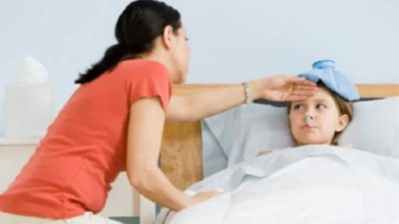 Kanpur: मौसम में उतार-चढ़ाव से फैल रहा वायरल फीवर; गले में दर्द व सांस की समस्या लेकर अस्पताल पहुंचे कई मरीज