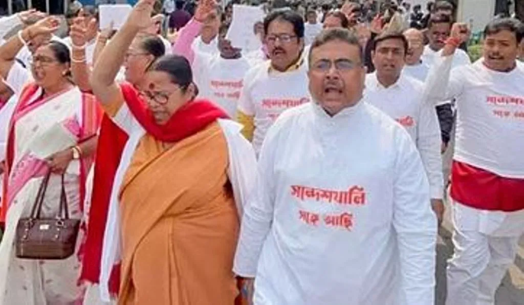 पश्चिम बंगाल: शुभेन्दु अधिकारी पहुंचे संदेशखाली, कलकत्ता हाईकोर्ट ने क्षेत्र का दौरा करने की दी थी अनुमति