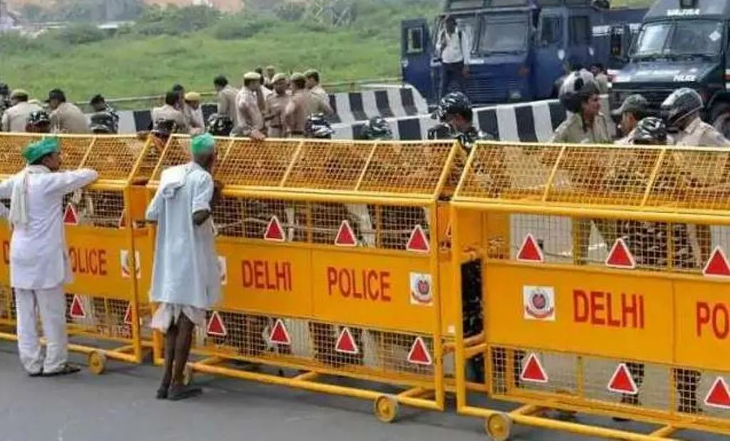 Farmers Protest: किसानों के प्रस्तावित मार्च के मद्देनजर दिल्ली की सीमाओं पर सुरक्षा कड़ी, यातायात पाबंदियां लागू