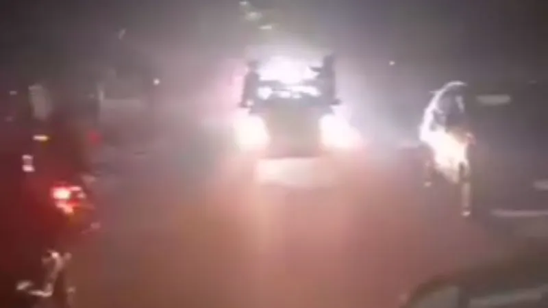 Kanpur: 'हम पागल नही है भइया, हमारा दिमाग खराब है'...बादशाह गैंग के सरगना ने की स्टंटबाजी, देखें- वायरल Video...