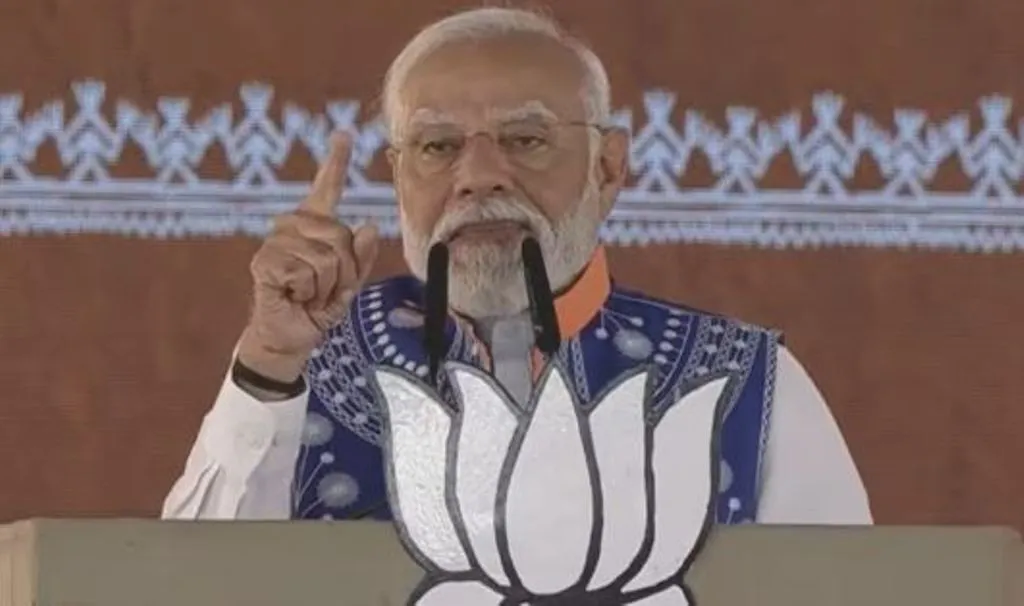 झाबुआ में PM मोदी ने विपक्ष पर बोला हमला, कहा- जाति, भाषा और क्षेत्र के नाम पर फूट डलवाने का कार्य कर रही कांग्रेस