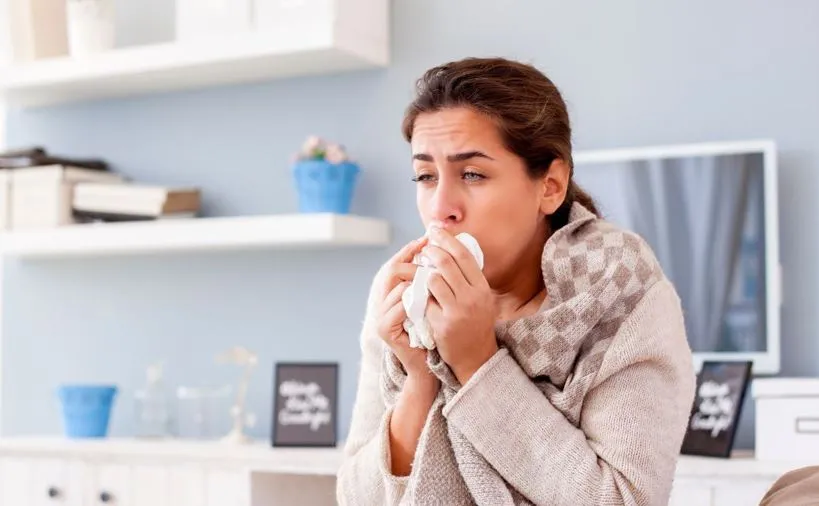 बदलते मौसम में बढ़ जाता है बीमार होने का खतरा, ऐसे रखें अपने स्वास्थ्य का ख्याल 