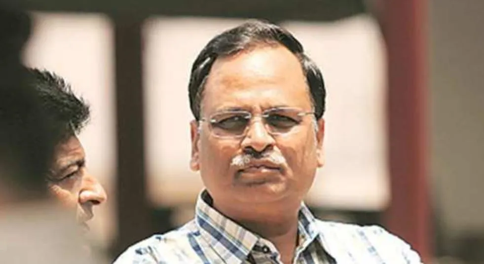 तिहाड़ जेल लौटे सत्येंद्र जैन, SC से झटका लगने के बाद किया सरेंडर