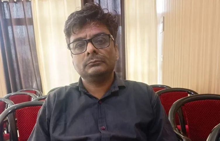 बरेली: रिश्वत लेते उच्च शिक्षाधिकारी कार्यालय का लिपिक रंगेहाथ गिरफ्तार, कोचिंग संस्थान के पंजीकरण के लिए मांगे रुपए