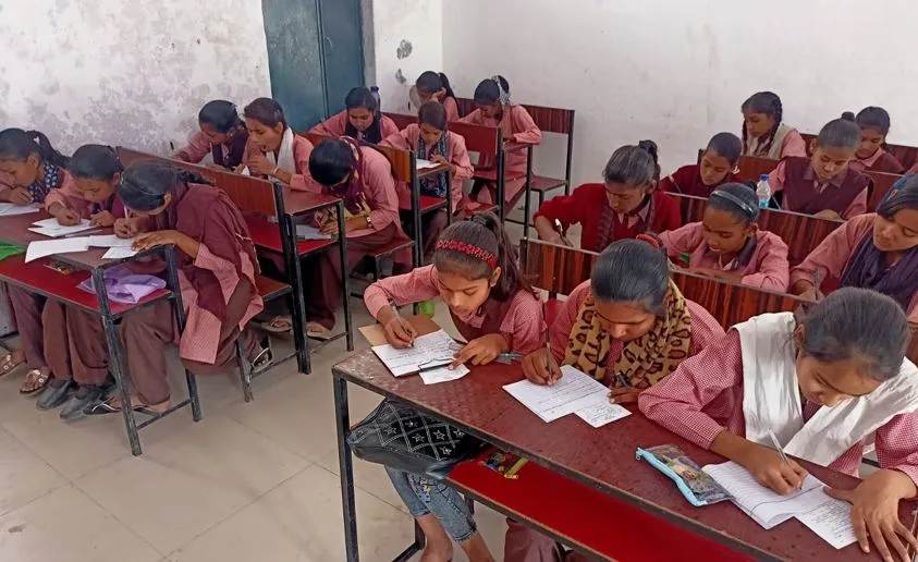 Bareilly News: बजट का करते रहे इंतजार, निपट गईं वार्षिक परीक्षाएं
