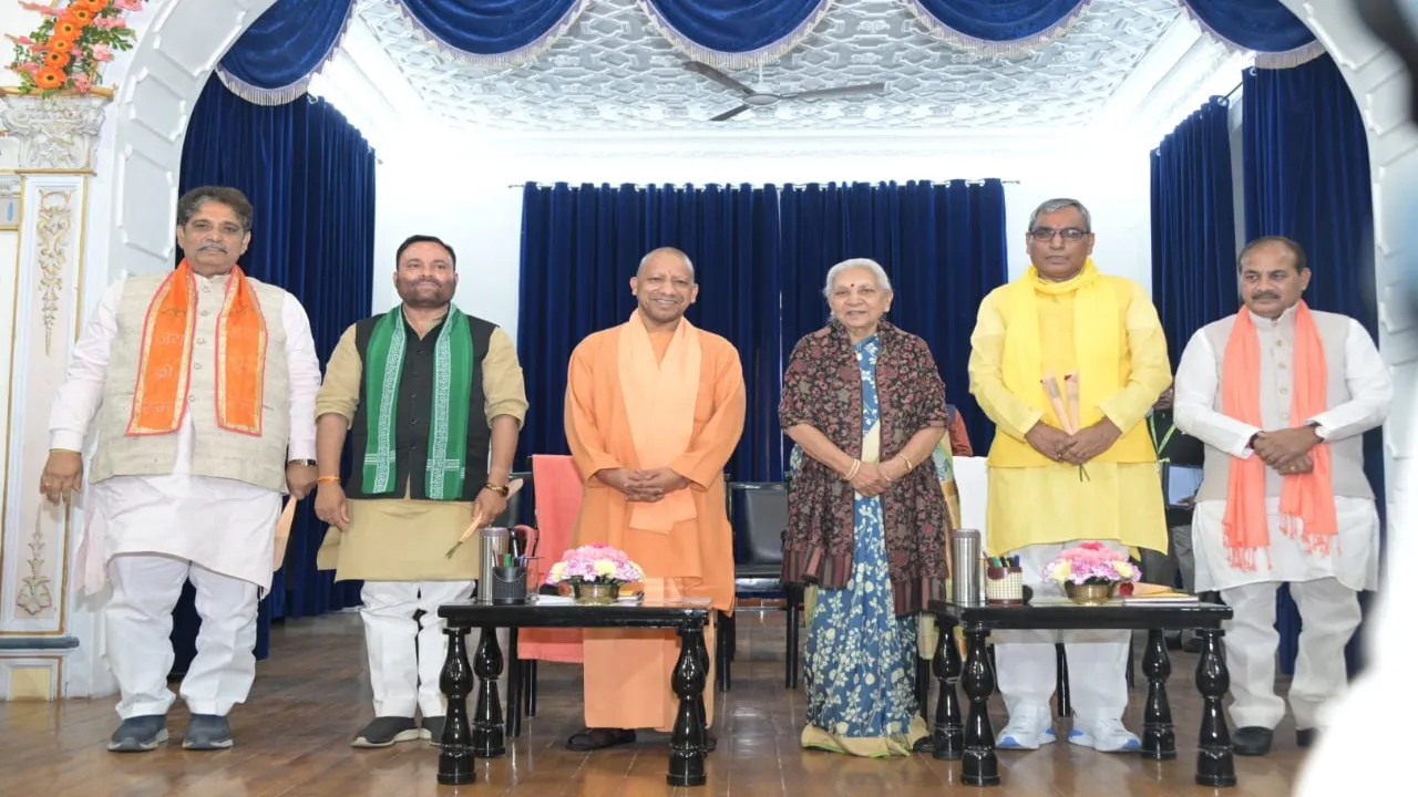लखनऊ: कुछ मंत्रियों के बदलेंगे विभाग, शपथ ग्रहण के बाद अब दिए जायेंगे मंत्रालय   