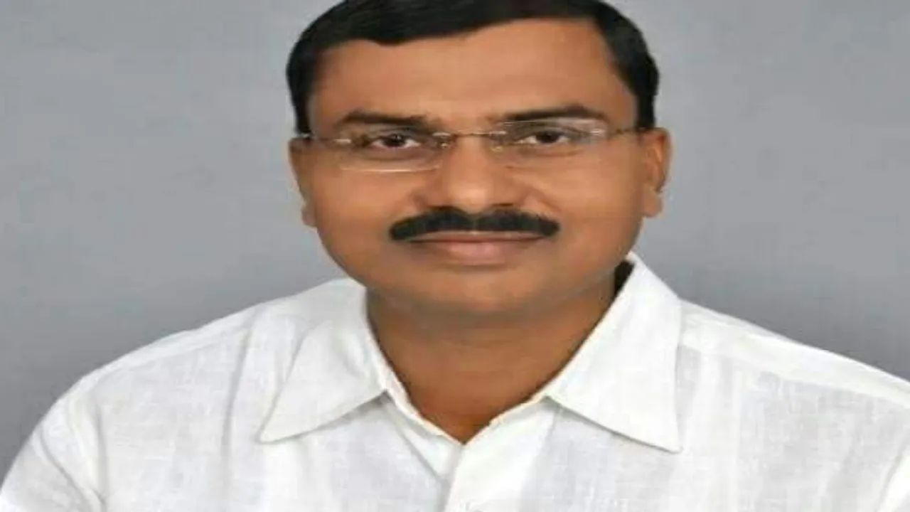 BSP सांसद रामशिरोमणि वर्मा पार्टी से निष्कासित, अनुशासनहीनता पर हुआ एक्शन   