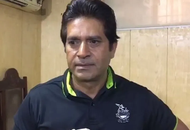 T20 World Cup 2024 : श्रीलंका ने आकिब जावेद को टी20 विश्व कप तक तेज गेंदबाजी कोच नियुक्त किया