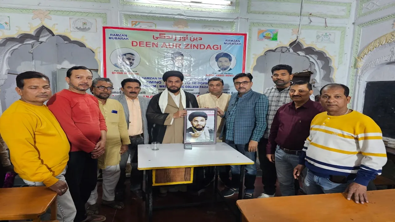 अयोध्या: दीनी तालीम की रौशनी फैलाने वाले मौलाना मोनिस हुए सम्मानित