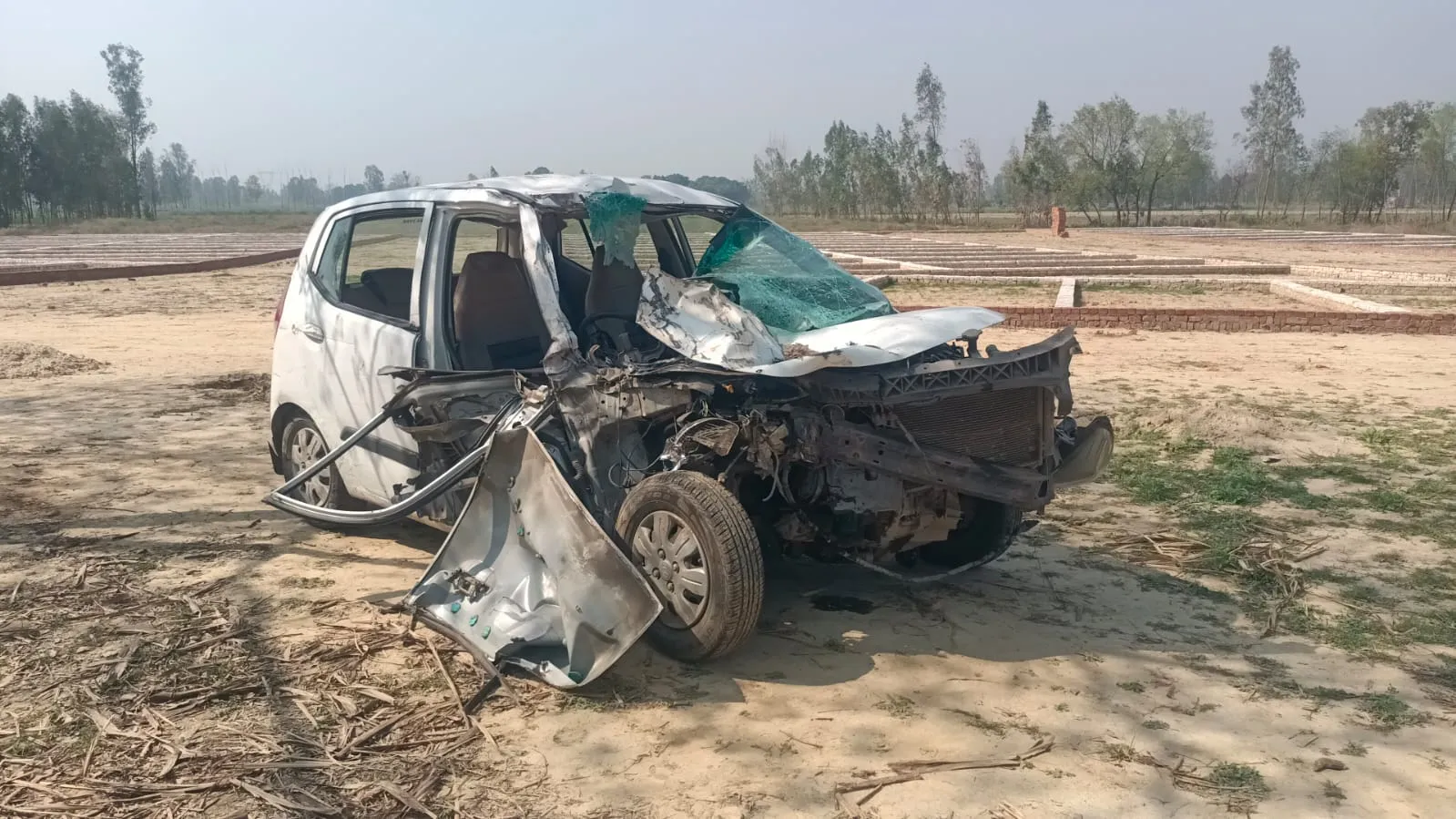 रुद्रपुर: ट्रैक्टर-कार भिड़ंत में दो युवकों की मौत, चार गंभीर घायल