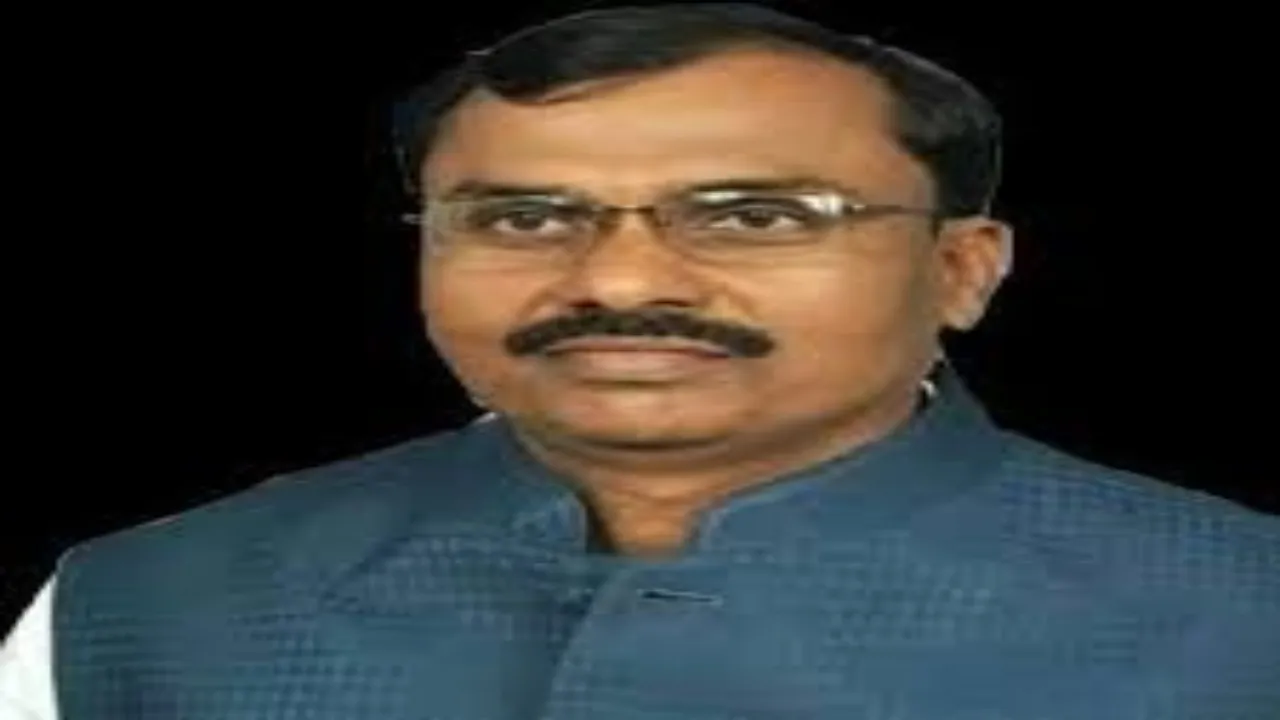 बसपा ने सांसद राम शिरोमणि और उनके भाई सुरेश को पार्टी से निकाला