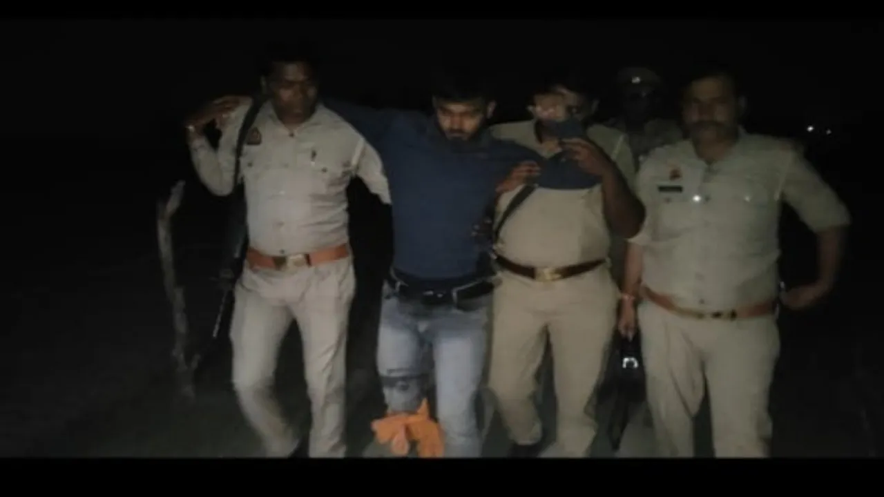 जयसिंहपुर पेट्रोल पंप लूटकांड: पुलिस मुठभेड़ में दो बदमाश गिरफ्तार, एक के पैर में लगी गोली 