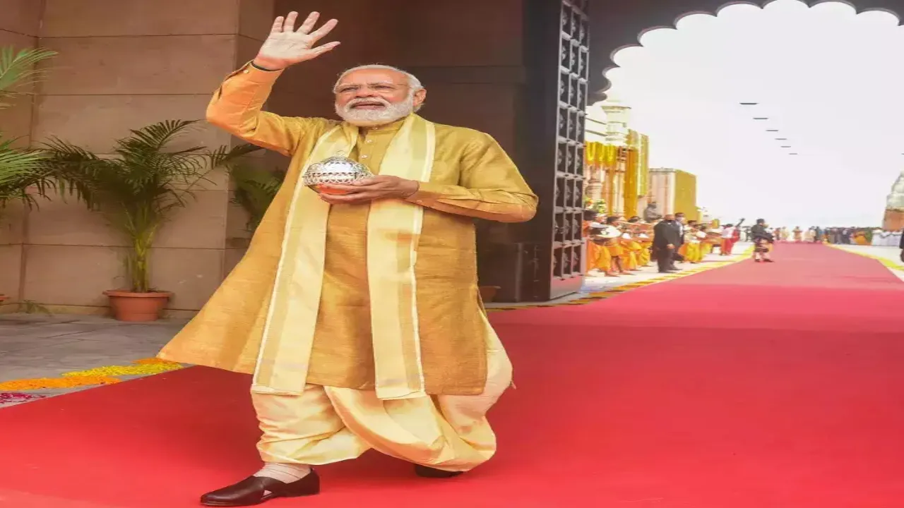 कल वाराणसी पहुंचेगे PM मोदी, काशी विश्वनाथ में करेंगे दर्शन-पूजन 