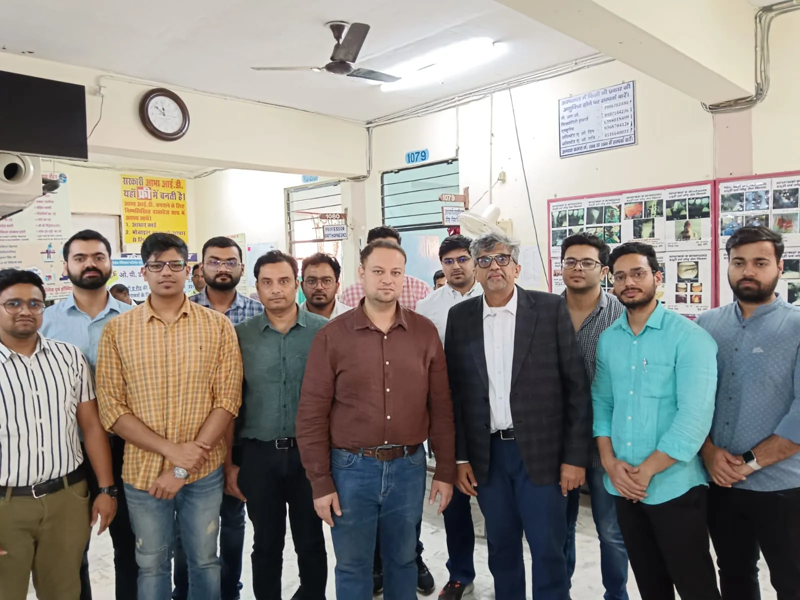 बरेली: रोहिलखंड मेडिकल कॉलेज एंड हॉस्पिटल में आयोजित हुआ स्वास्थ्य शिविर, हड्डी रोग के शिविर में बच्चों को दिया परामर्श