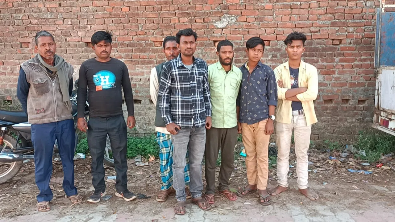 बहराइच में चारपाई के नीचे मिला ग्रामीण का शव, पत्नी लापता-बेटे ने जताई ये आशंका  