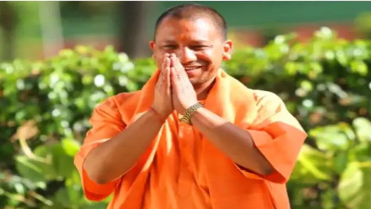 सीएम योगी पहुंचे आजमगढ़, PM मोदी के आगमन की तैयारियों का लिया जायजा 