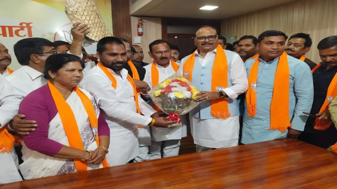 अंबेडकरनगर में सपा को बड़ा झटका, इन दिग्गज नेताओं ने थामा BJP का दामन-डिप्टी CM ने दिलाई सदस्यता    
