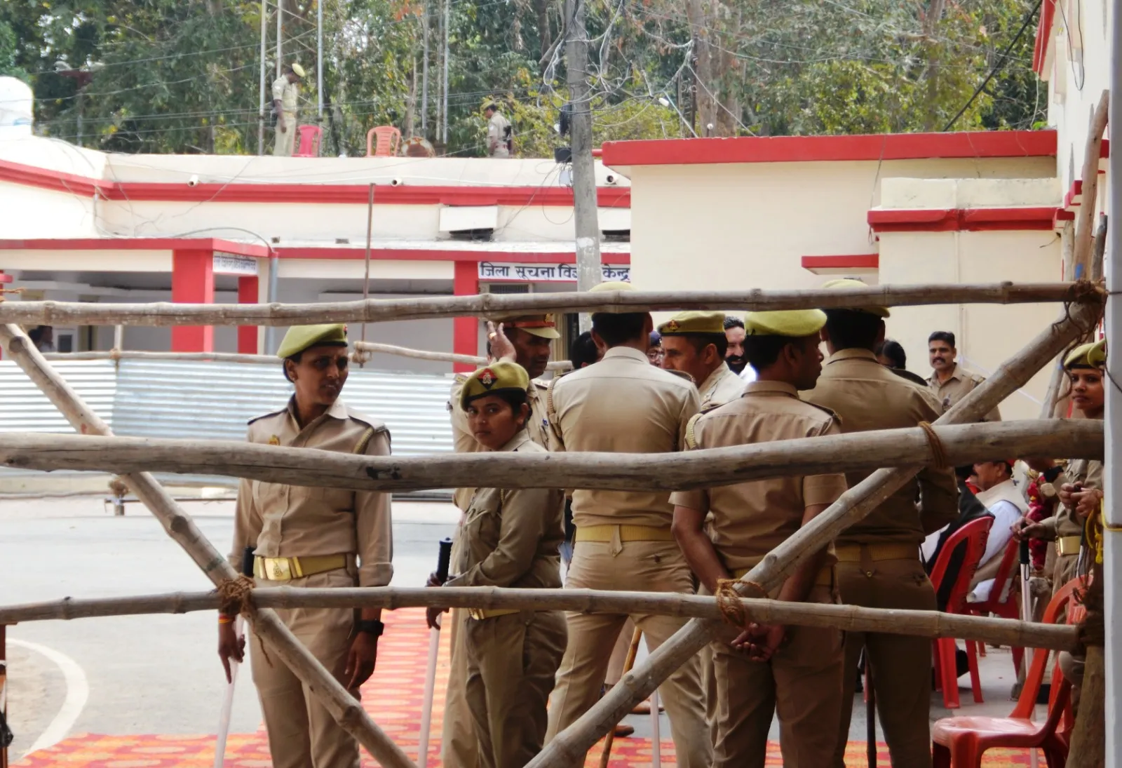 पीलीभीत: नामांकन पत्रों की जांच में छह प्रत्याशी दौड़ से बाहर, 30 को नाम वापसी...फिर होगा चुनाव चिन्हों का आवंटन