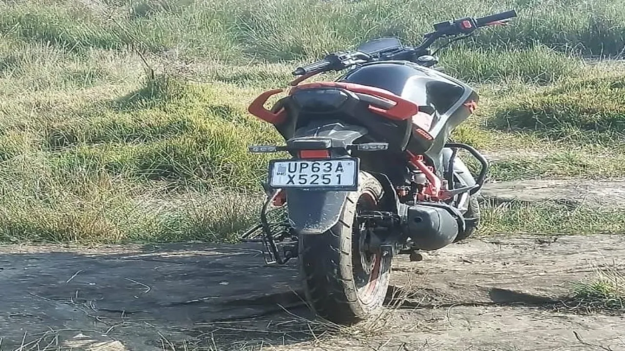 प्रयागराज: संदिग्ध परिस्थितियों में मिला शिक्षक का शव, जांच में जुटी पुलिस  