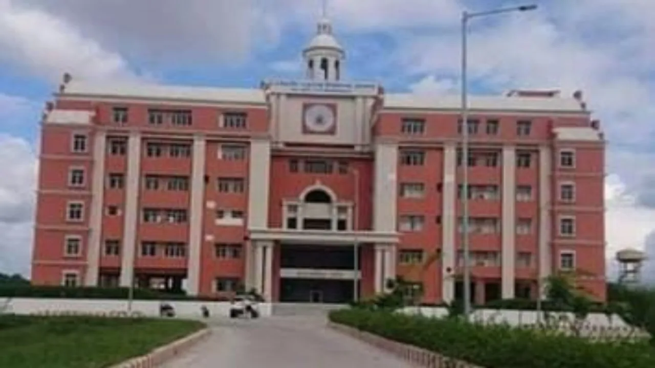 उच्च शिक्षा में प्रवेश का UP में बना रिकॉर्ड, 54 लाख से ज्यादा ने लिया प्रवेश 