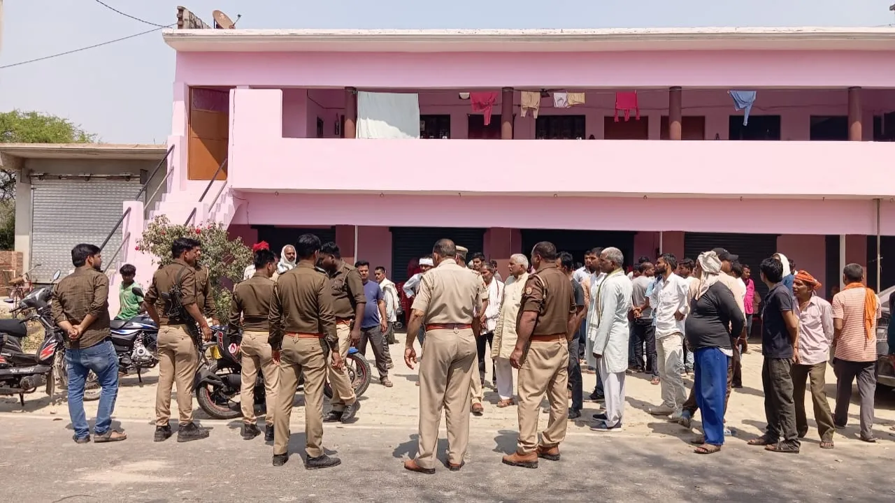 Gonda accident: सड़क पार कर रहे साइकिल सवार बुजुर्ग को तेज रफ्तार कार ने रौंदा 