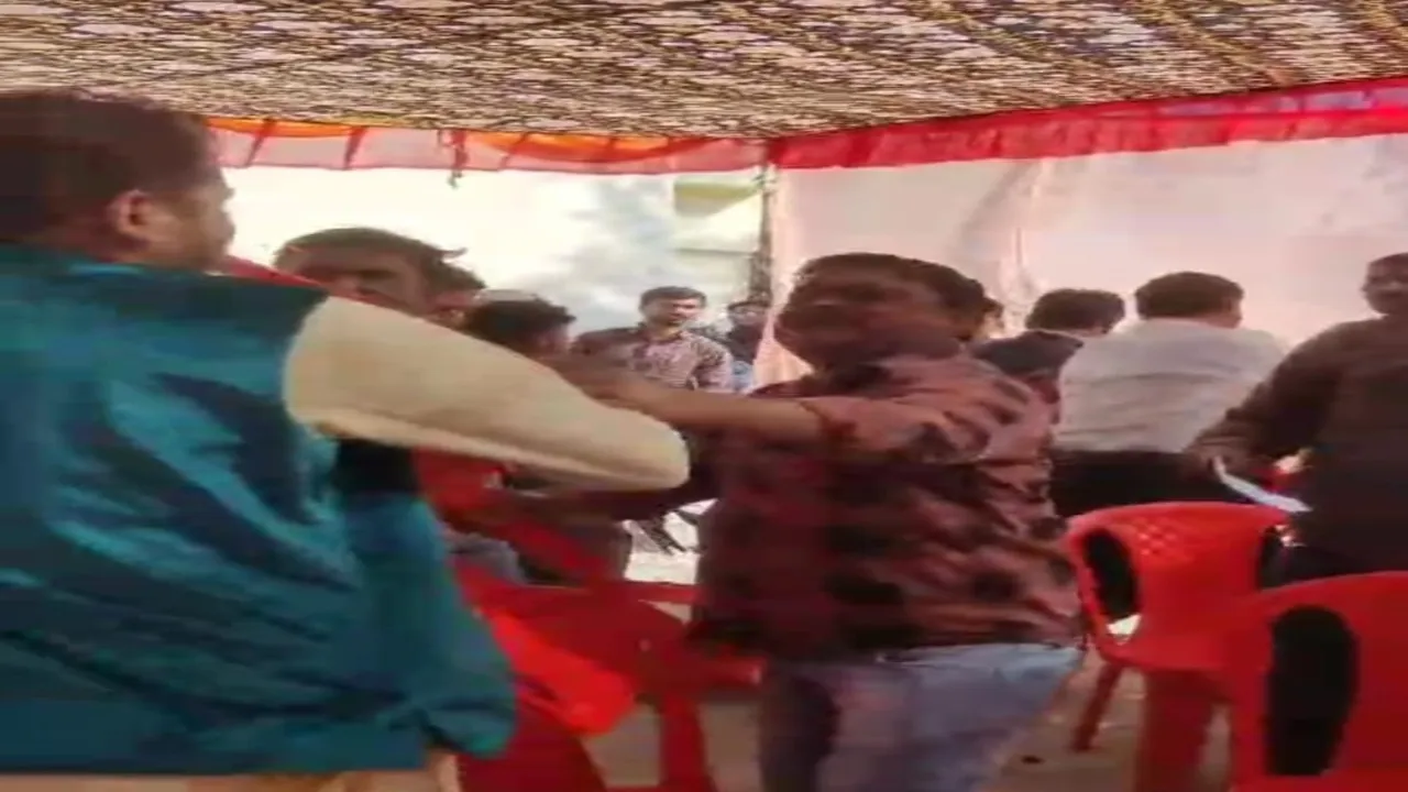 बहराइच में नीलामी में बोली पर विवाद, व्यापारी की पिटाई का आरोप-देखें Video  