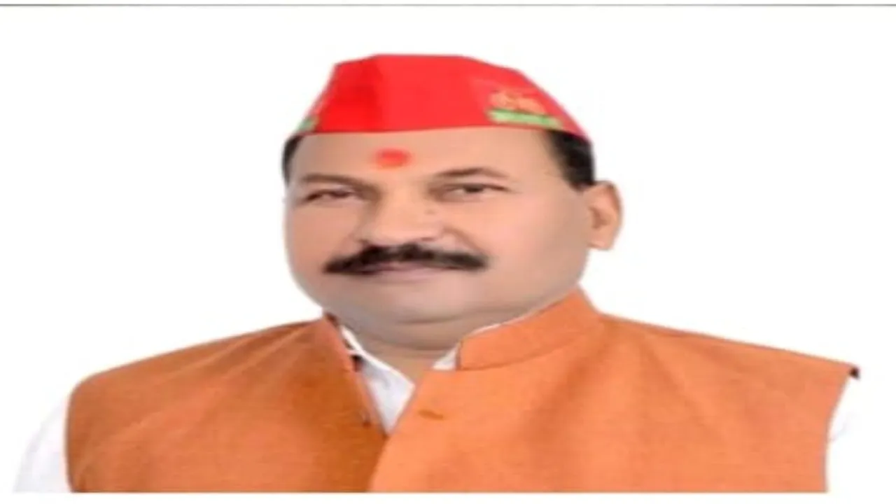 फर्रुखाबाद: गैंगस्टर के आरोपी अधिवक्ता चीनू ने किया आत्म समर्पण, न्यायालय ने भेजा जेल