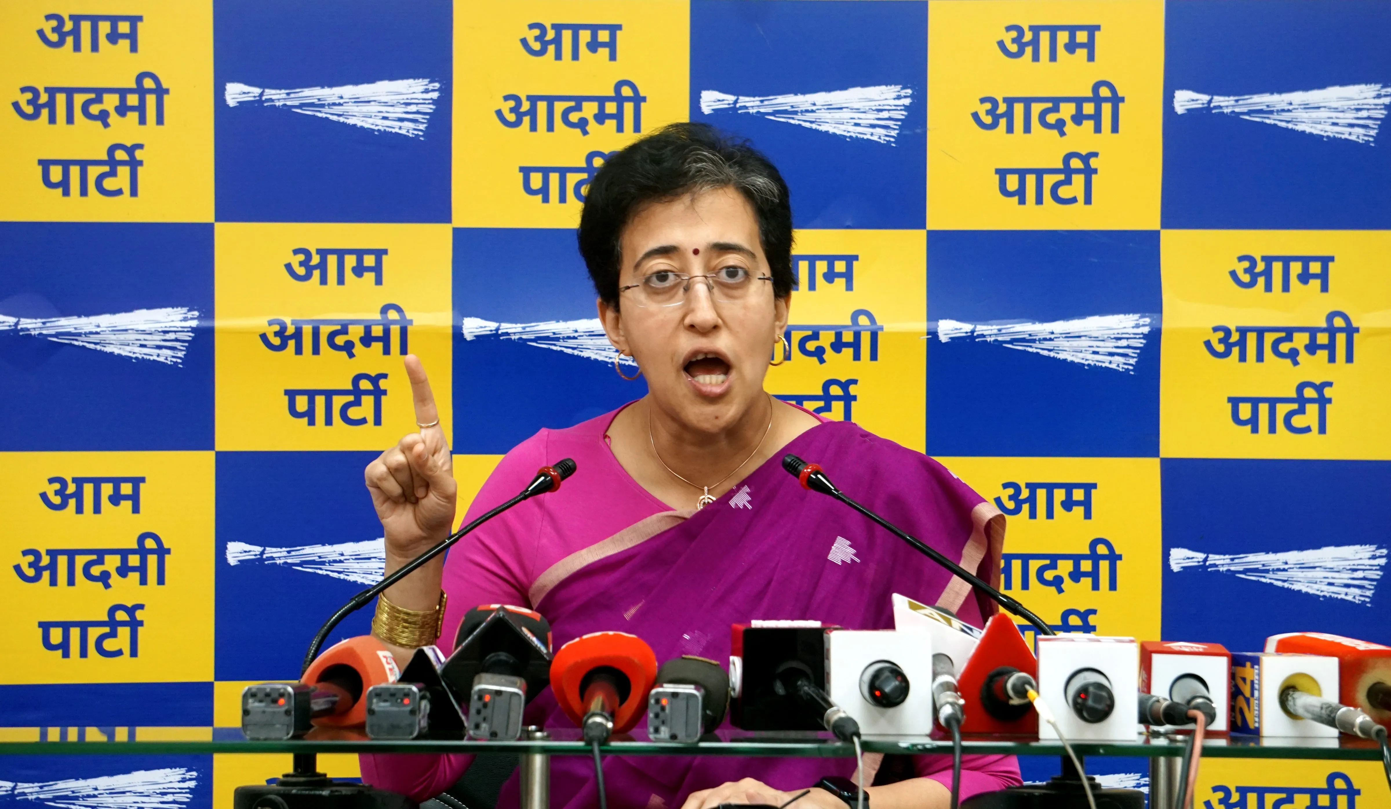 आतिशी का बड़ा आरोप- ED केजरीवाल के फोन से ‘AAP’ की लोकसभा चुनाव रणनीति की जानकारियां लेना चाहता है 