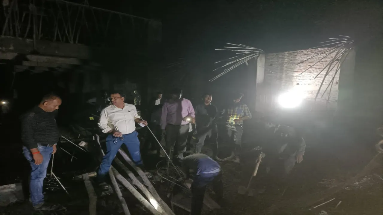 बहराइच में बड़ा हादसा, लेजर रिसॉर्ट की छत गिरी-आठ मजदूर दबे, रेस्क्यू ऑपरेशन जारी 