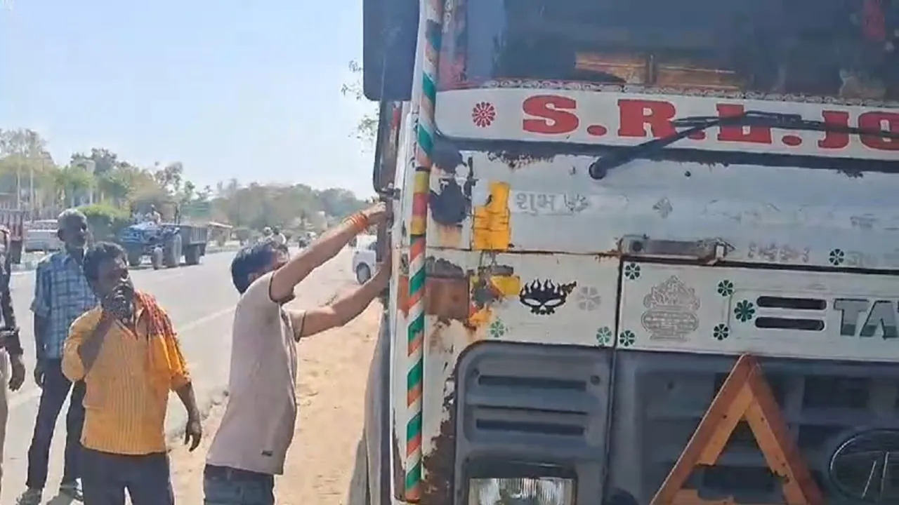 लखनऊ: ट्रक के अंदर फंदे से लटकता मिला चालक का शव, जांच में जुटी पुलिस