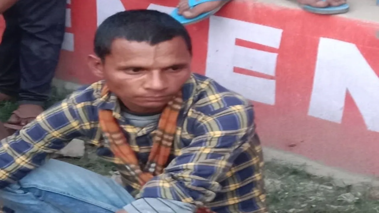 Video: बहराइच में ग्रामीणों ने बाइक चोर को पकड़ पुलिस को सौंपा