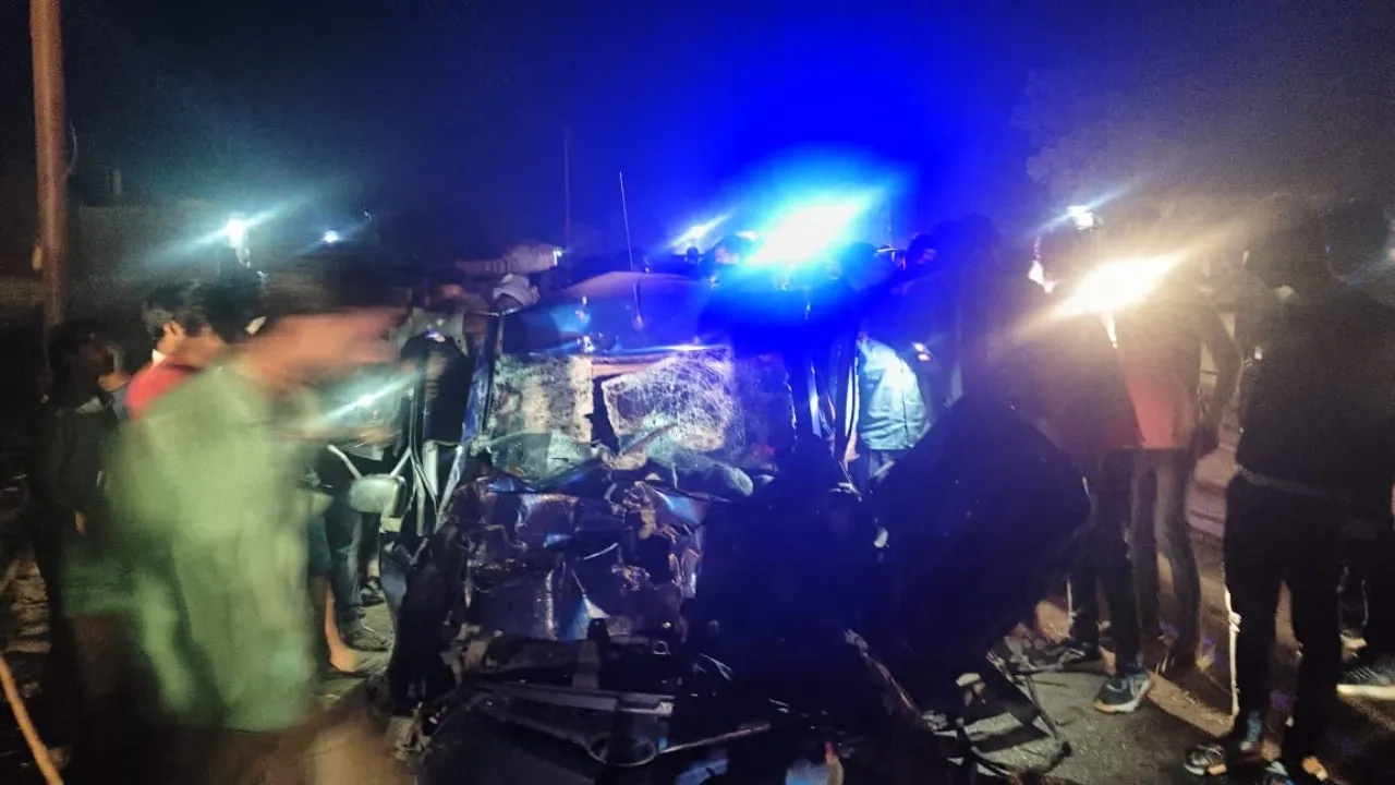 प्रतापगढ़ में भीषण सड़क हादसा, कार और बस में टक्कर-3 की मौत 