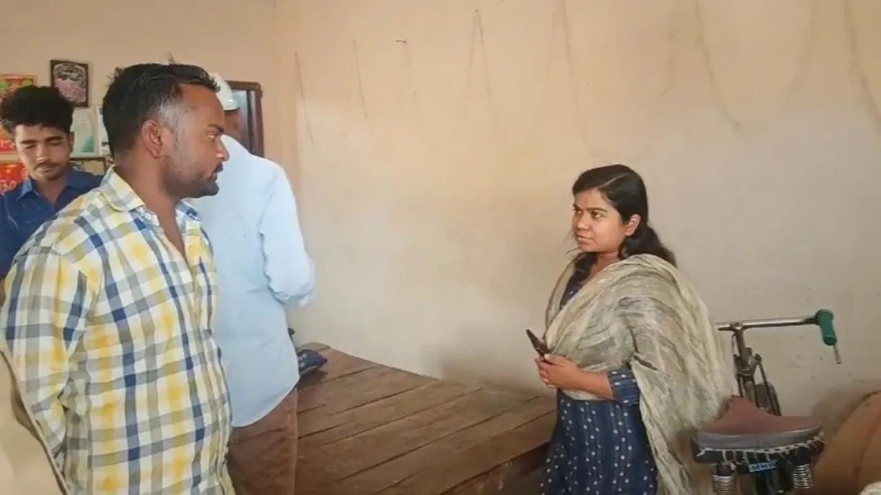 गोंडा: छापेमारी में पकड़ा गया 18 बोरी सरकारी खाद्यान्न, एसडीएम ने पूर्ति निरीक्षक को सौंपी जांच