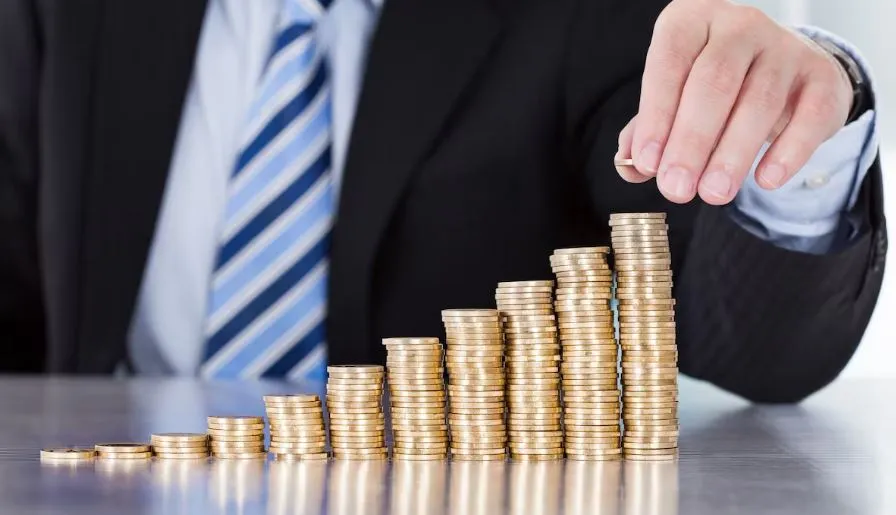 शुरुआती कारोबार में चार पैसे की बढ़त, रुपया पहुंचा 82.85 प्रति डॉलर पर 