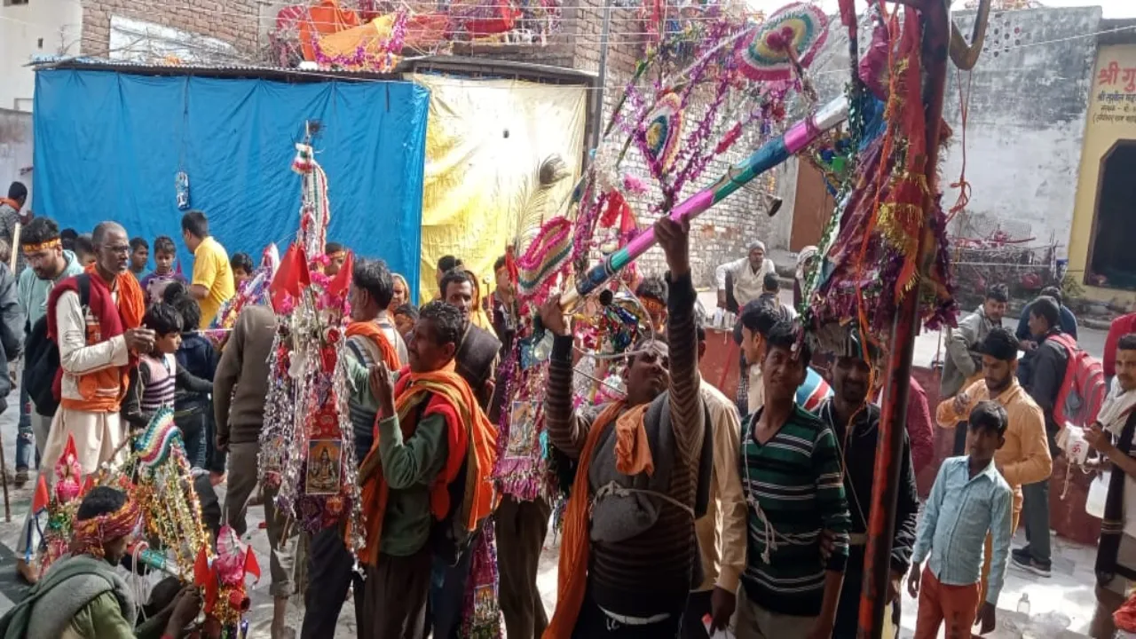 बाराबंकी: महाशिवरात्रि कल, आज से ही महादेवा में पहुंचने लगे श्रद्धालु  