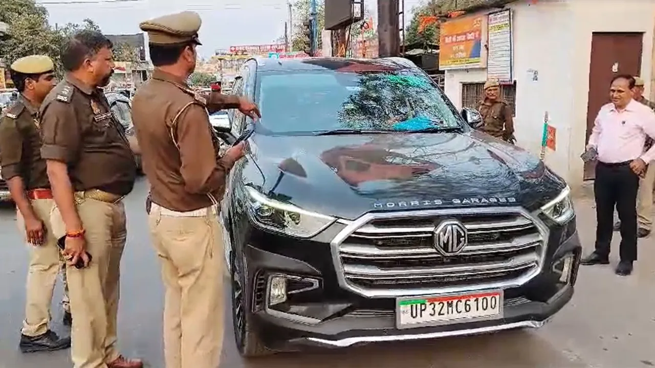 बाराबंकी: आचार संहिता का सख्ती से कराया जा रहा पालन, नेताओं और जनप्रतिनिधियों की गाड़ियों से उतरवाए गए झंडे