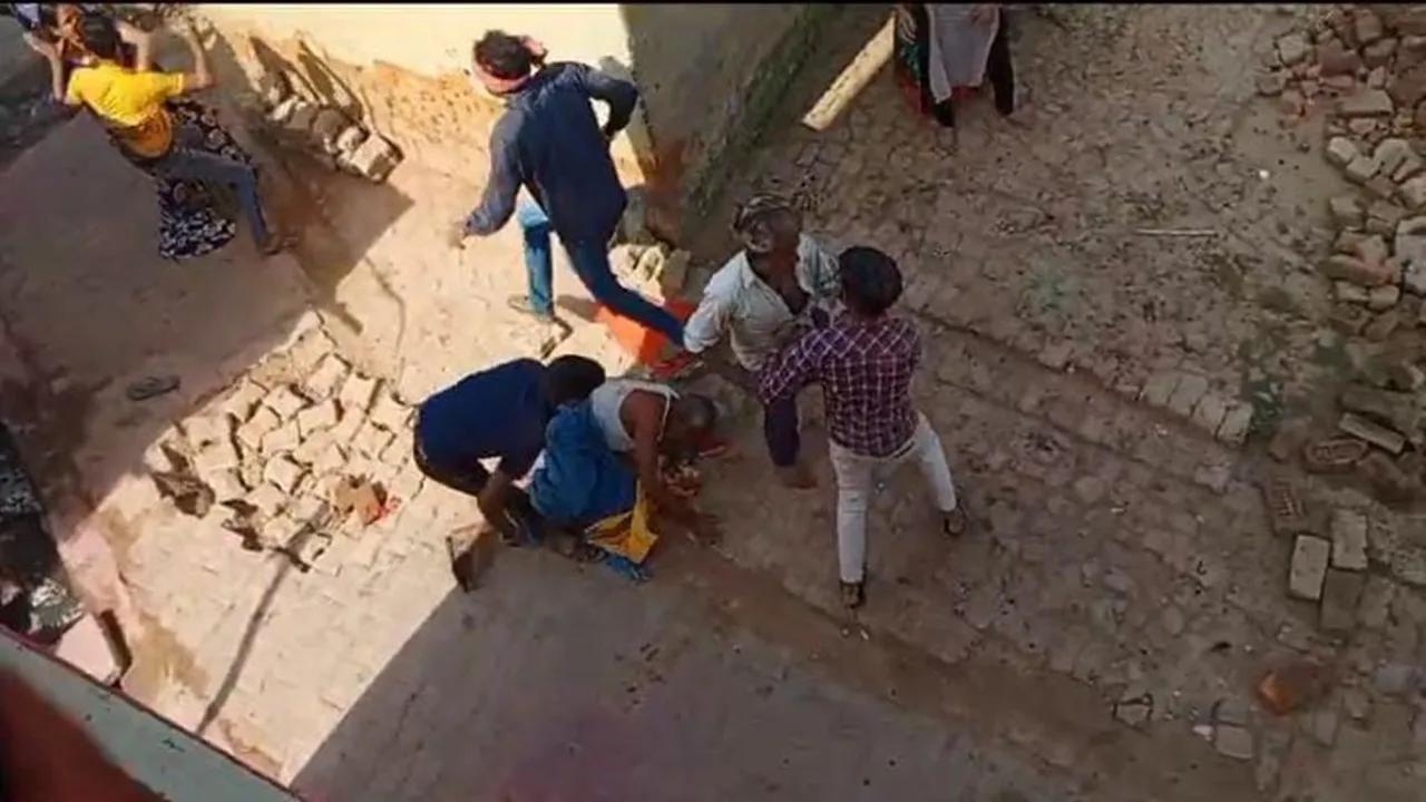 अमेठी: जमीन विवाद में भिड़े दो सगे भाइयों के परिवार, जमकर चले ईंट-पत्थर और लाठी- डंडे, कई घायल