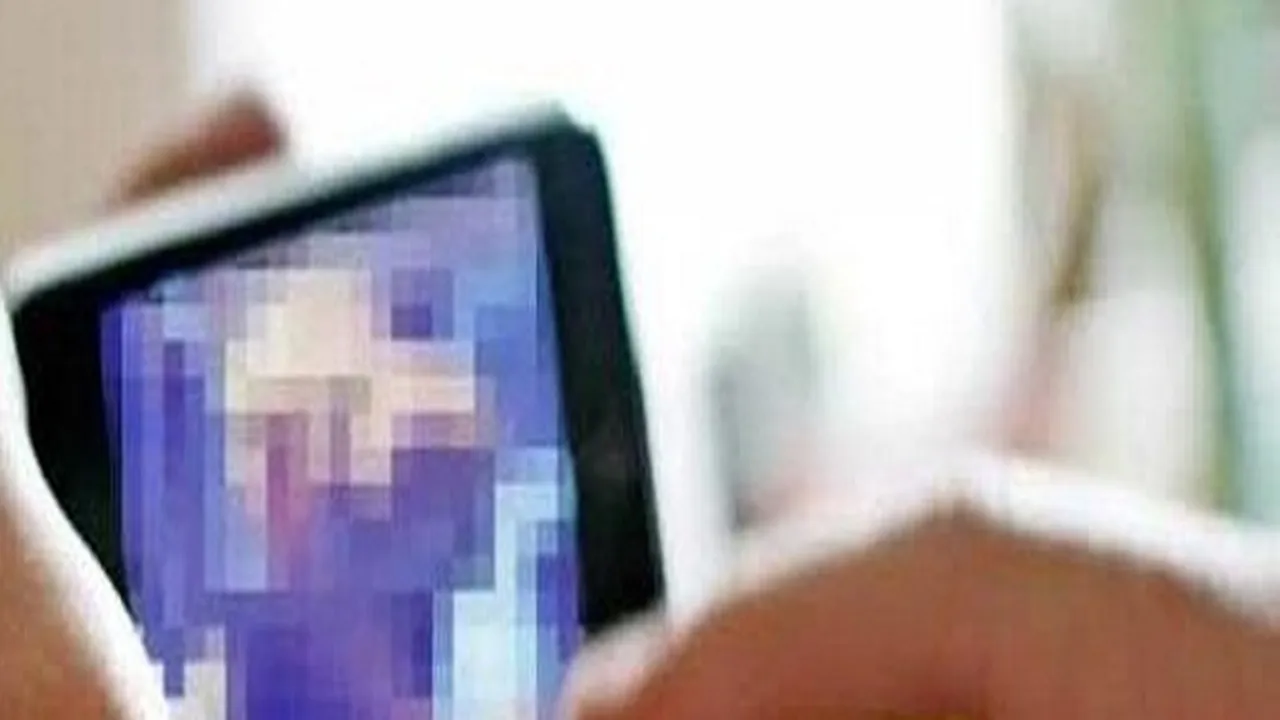 बाराबंकी: टिकट मिलते ही सांसद का आपत्तिजनक वीडियो सोशल मीडिया में वायरल, निजी सचिव ने दी तहरीर