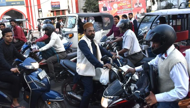 कुतुबखाना पुल: दोनों छोर पर लगने लगा जाम, समस्या का नहीं कोई इंतजाम