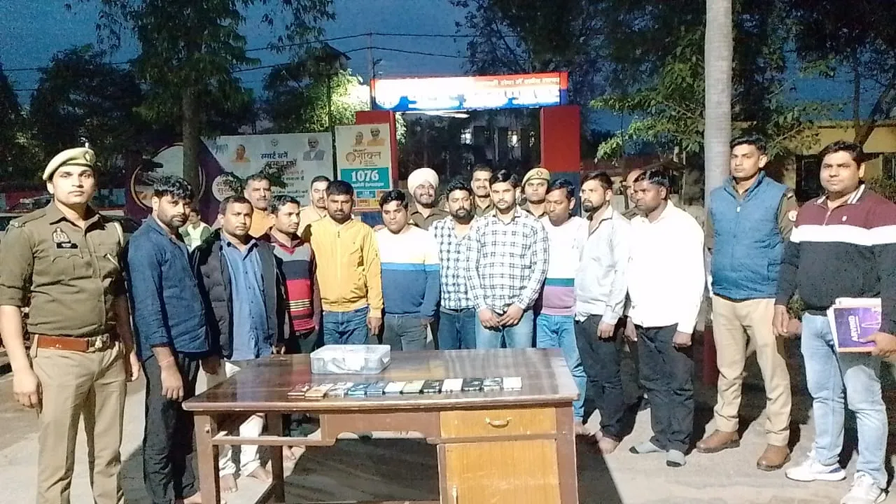 बरेली: पुलिस ने होटल से 10 जुआरियों को किया गिरफ्तार, 2.37 लाख बरामद