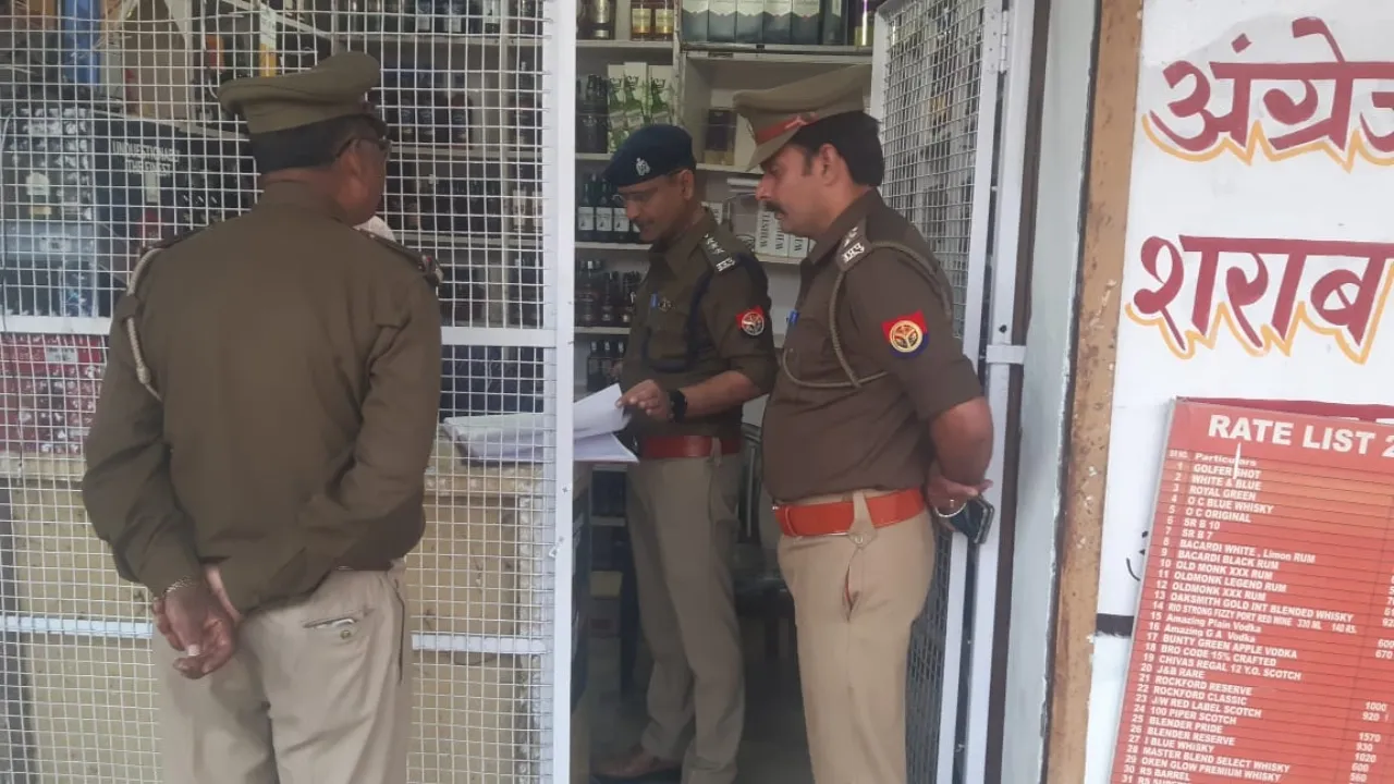 हरदोई: शाहाबाद में शराब की दुकानों का सीओ ने किया निरीक्षण, दी ये सख्त चेतावनी 