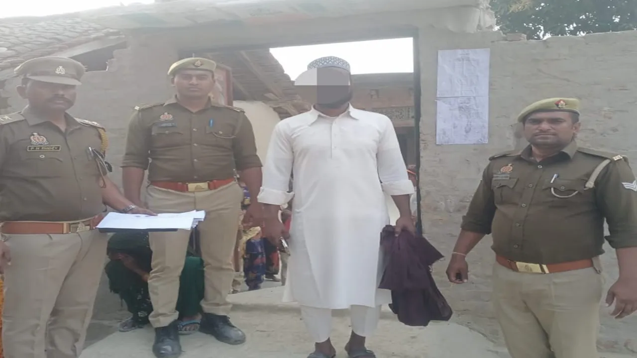 बहराइच पुलिस की बड़ा कार्रवाई, घर पर मौजूद जिला बदर अपराधी को किया जनपद से बाहर