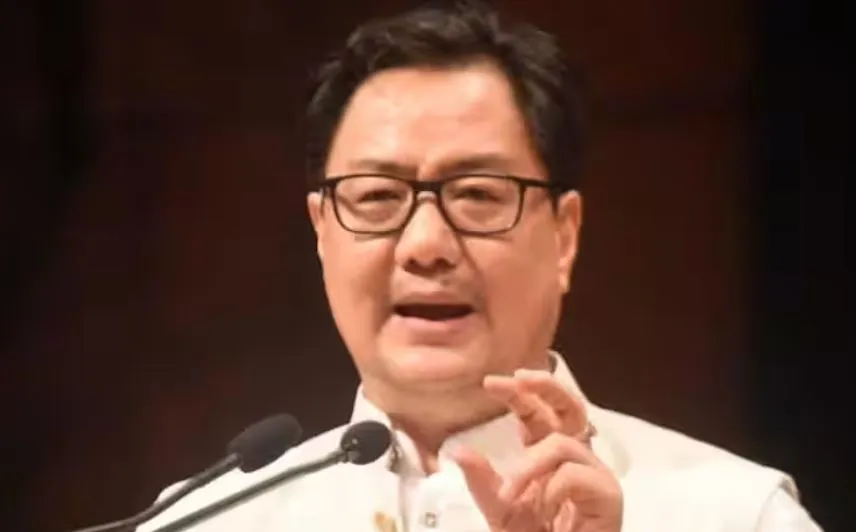 बातचीत ही मणिपुर में शांति बहाल करने का एकमात्र रास्ता: रिजिजू