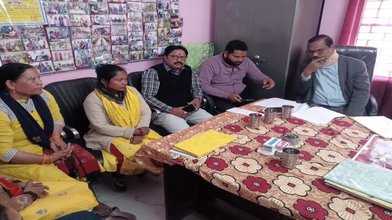 रायबरेली: हम लोगों के शरीर में दाने निकल आए..., कोई मदद करे, बीमारी से जूझती बच्चियाों का वीडियो वायरल, बीएसए ने दिए जांच के निर्देश