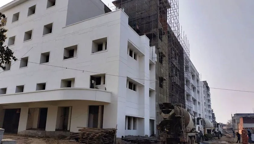 पीलीभीत: उम्मीदों पर फिरा पानी, आचार संहिता से थमी मेडिकल कॉलेज की रफ्तार, जानिए पूरा मामला